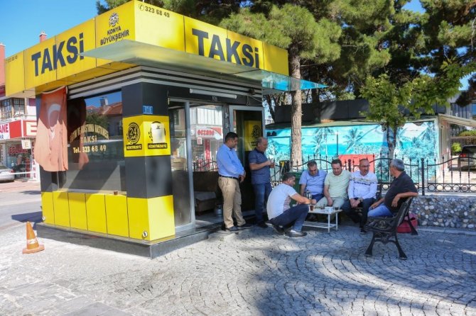 Başkan Kavuş direksiyon başında vatandaşı dinliyor