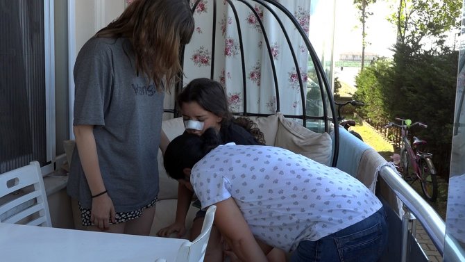 Bisikletli genç kıza çarptıktan sonra kaçtı, iki arkadaşa dehşeti yaşattı