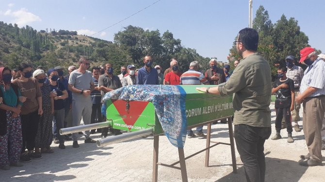 Çorum’da 2 ev küle döndü: 1 ölü 1 yaralı