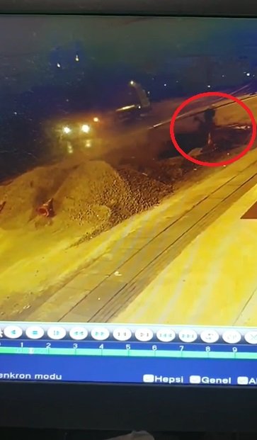 Çukurun üzerinden atlarken düşen motosiklet sürücüsü yaralandı