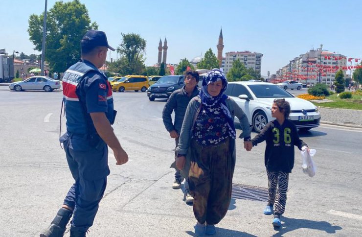 Dün geceden beri kayıp olan 13 yaşındaki Mehmet, bulundu