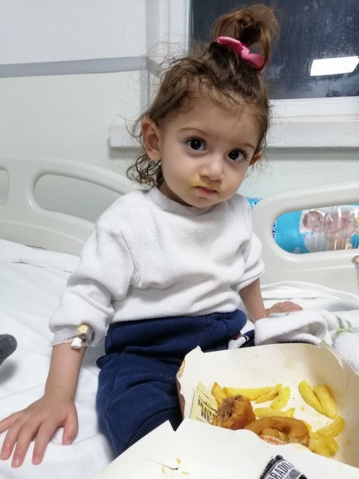 Kalp nakliyle yaşama tutunan küçük Asel, yoğun bakımdan çıktı