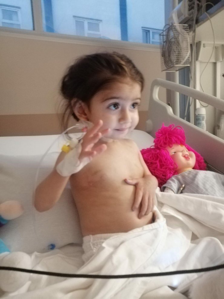 Kalp nakliyle yaşama tutunan küçük Asel, yoğun bakımdan çıktı