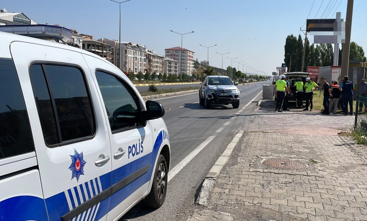 Kamyonetin çarptığı temizlik işçisi öldü
