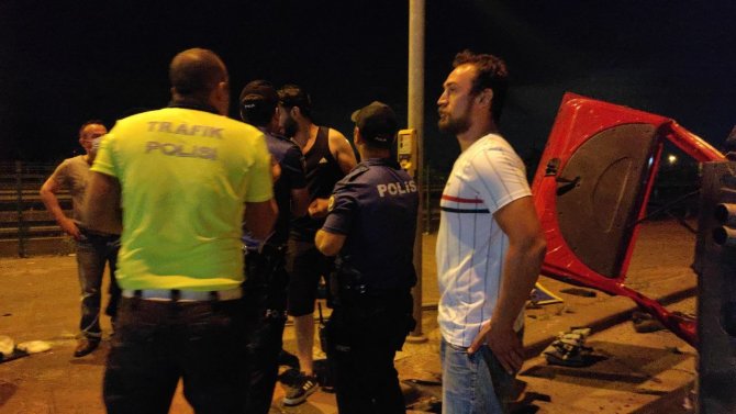 Kazaya karışan ehliyetsiz sürücü sinir krizi geçirdi