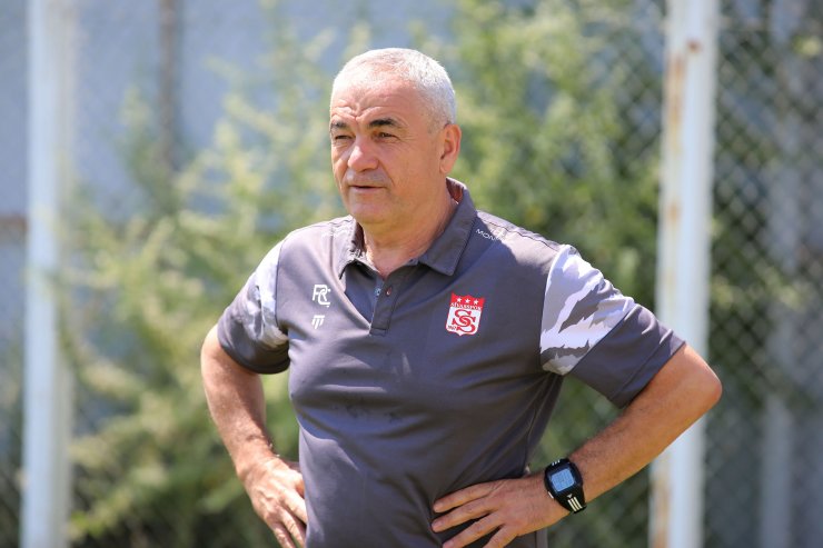 Rıza Çalımbay: Avrupa kupalarından hemen elenmek istemiyoruz