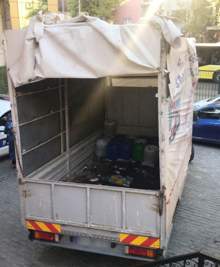 15 Temmuz Şehitler Köprüsü'nde durdurulan kamyonetten 56 kaçak göçmen çıktı