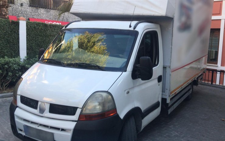 15 Temmuz Şehitler Köprüsü'nde durdurulan kamyonetten 56 kaçak göçmen çıktı