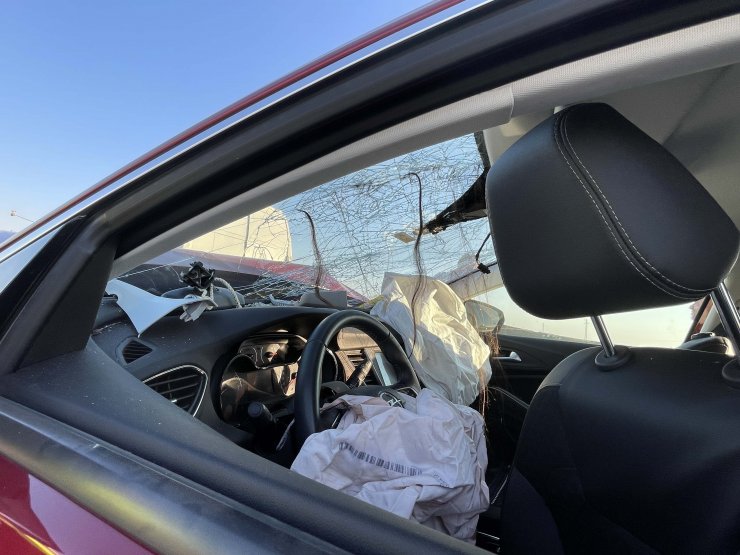 Cip ile karavan kavşakta çarpıştı: 1'i bebek 7 yaralı