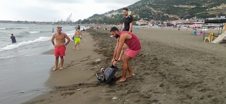 Denizde mayın sandıkları cisim televizyon çıktı