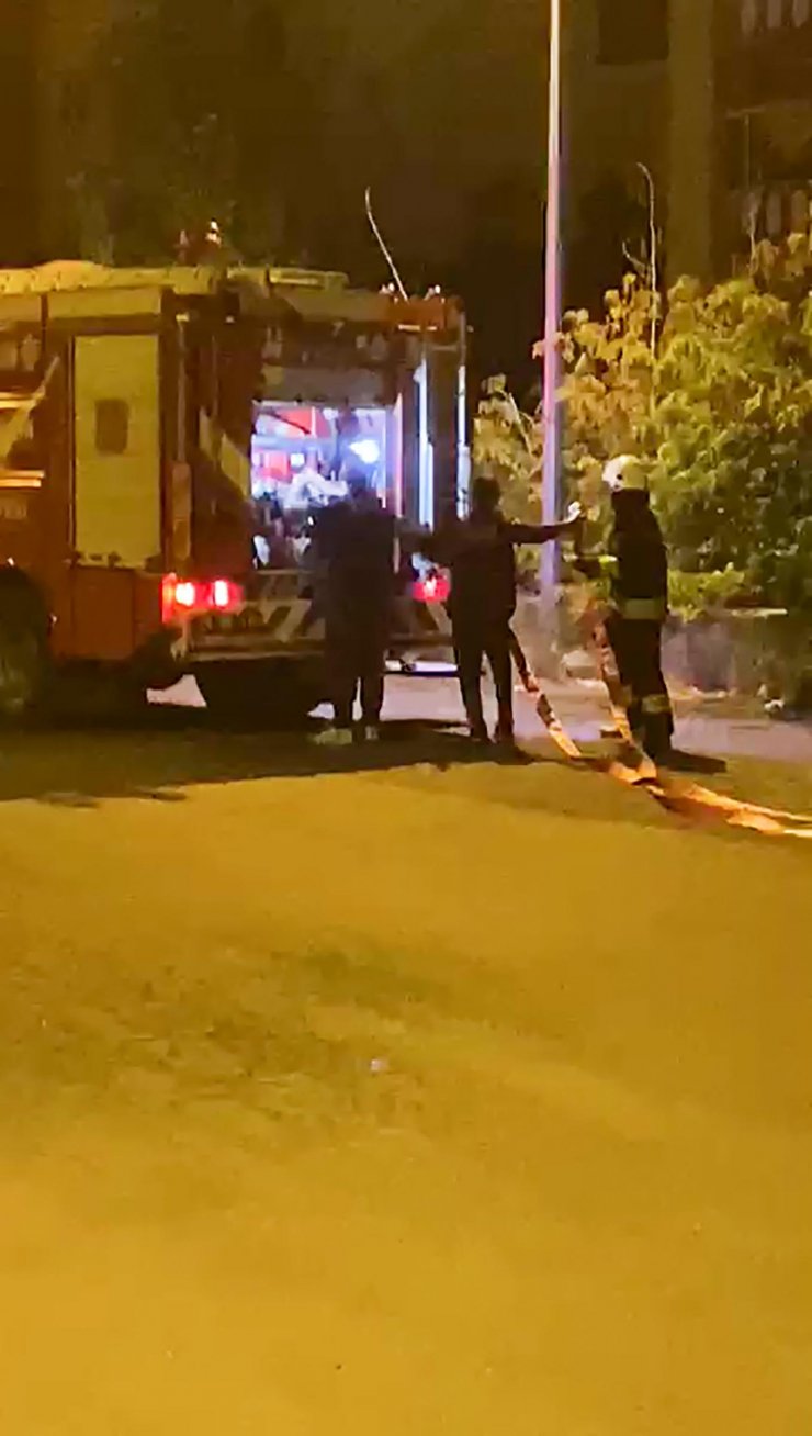 Eşi terk edince evini ateşe verdi