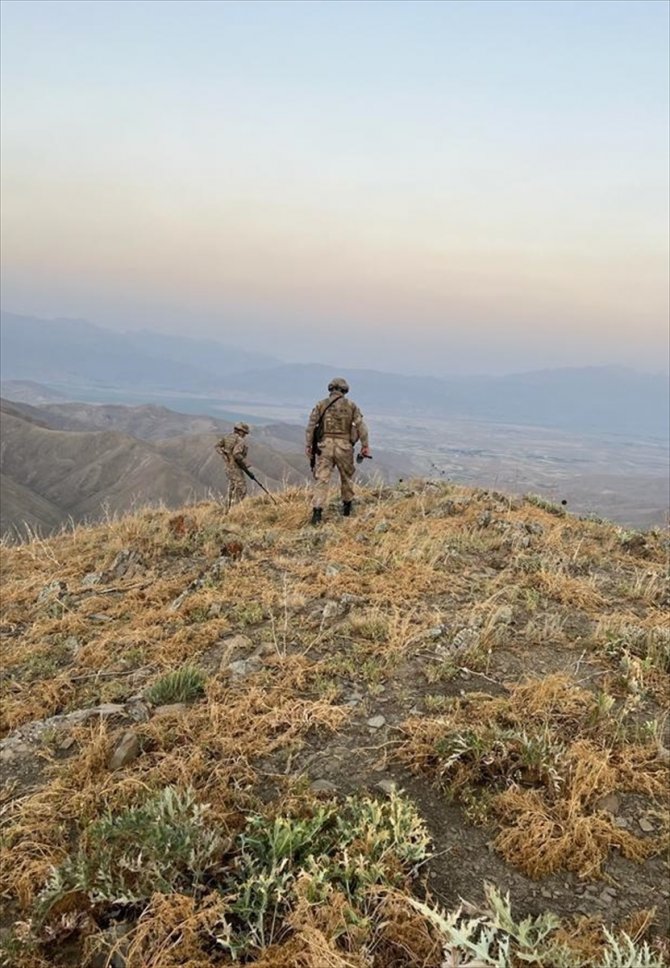 Hakkari'de Eren Abluka-29 Şehit Jandarma Astsubay Kıdemli Çavuş Sinan Aktay Operasyonu başlatıldı