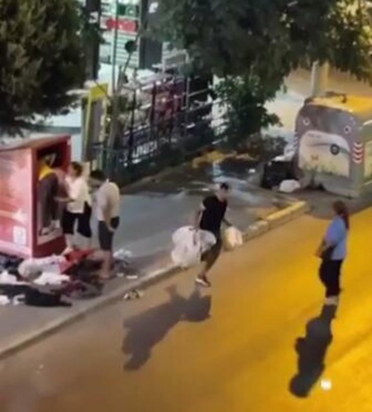 İhtiyaç sahipleri için konulan giysi kutusundan hırsızlık kamerada; 5 gözaltı