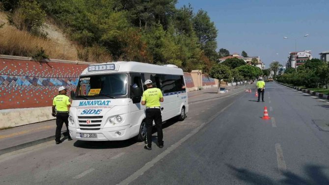 Manavgat’ta trafik ekiplerinden fazla yolcuya taviz yok