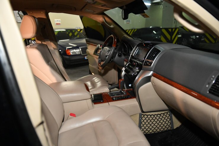 Melih Gökçek'in belediyeye iade ettiği zırhlı cip satıldı