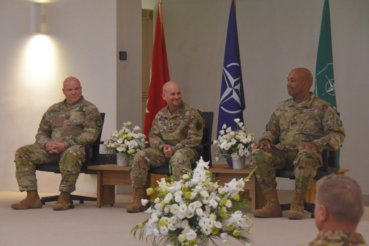 NATO Müttefik Kara Komutanlığı'nda devir-teslim töreni yapıldı