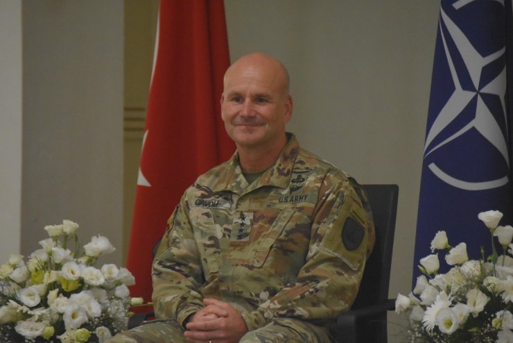 NATO Müttefik Kara Komutanlığı'nda devir-teslim töreni yapıldı