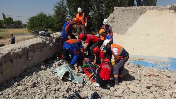 Niğde’de gerçeği aratmayan deprem tatbikatı