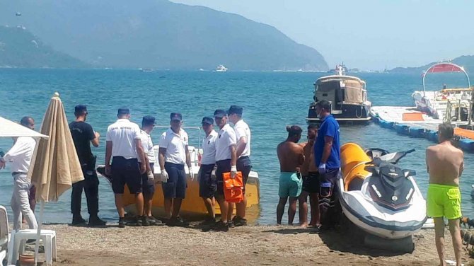 Sürat teknesi tekne dolmuşa çarptı, 1 ölü 3 yaralı