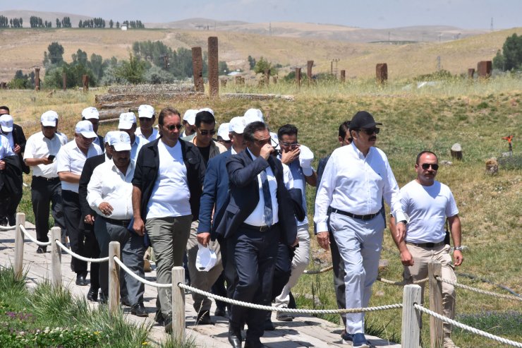 TOBB Başkanı Hisarcıklıoğlu: Zengin olmanın yolu ticaret ve sanayiden geçer