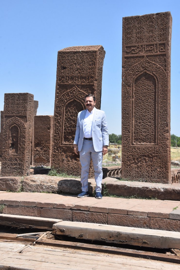 TOBB Başkanı Hisarcıklıoğlu: Zengin olmanın yolu ticaret ve sanayiden geçer