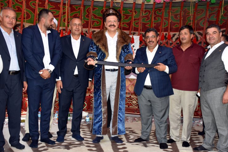 TOBB Başkanı Hisarcıklıoğlu: Zengin olmanın yolu ticaret ve sanayiden geçer