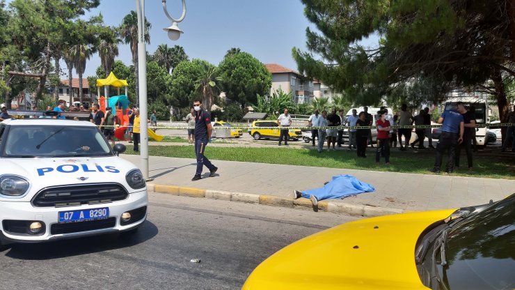 Yolun karşısına geçerken önce otomobil, sonra cipin çarptığı Dilan öldü