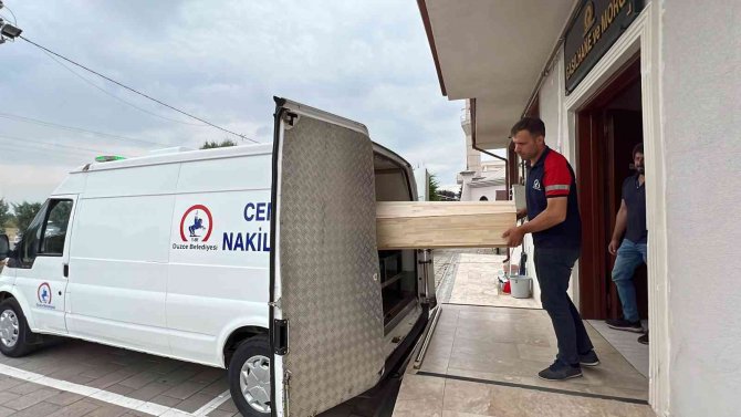 3 kişilik aile mezar olan otomobil hurda yığınına döndü