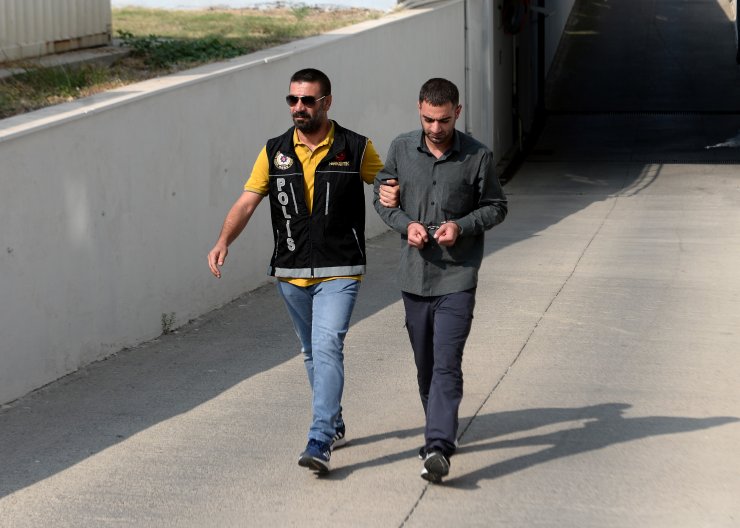 Adına kargoladığı kolilerden 48,5 kilo esrar çıktı, operasyonla yakalandı