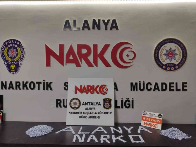 Alanya narko timler, 3 bin 840 uyuşturucu hap ele geçirdi