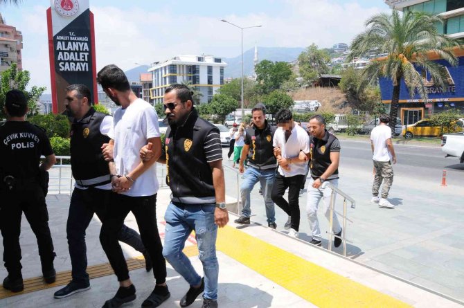 Arkadaşlık siteleri üzerinden tanıştılar, lüks mekanlarda adisyon tuzağına düşürdüler