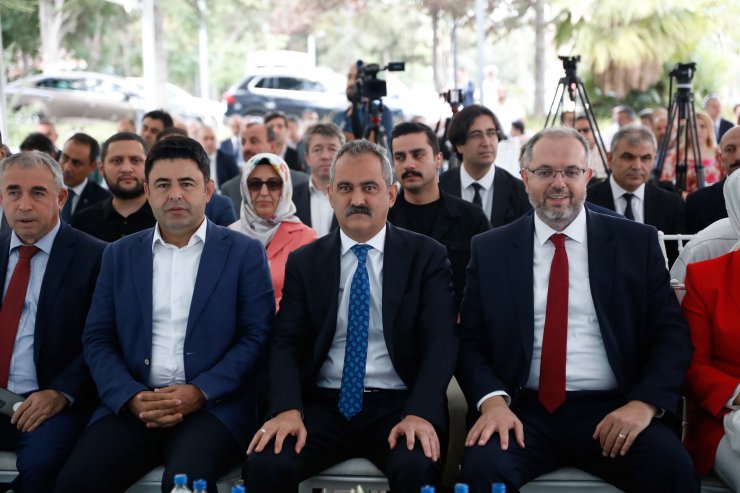 Bakan Özer, müfredata yeni eklenen dersi duyurdu