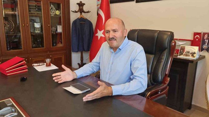 Başkan Ertürk, dereceye giren öğrencilerle buluştu