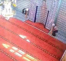 Bursa’da caminin şamdanlarını çaldılar