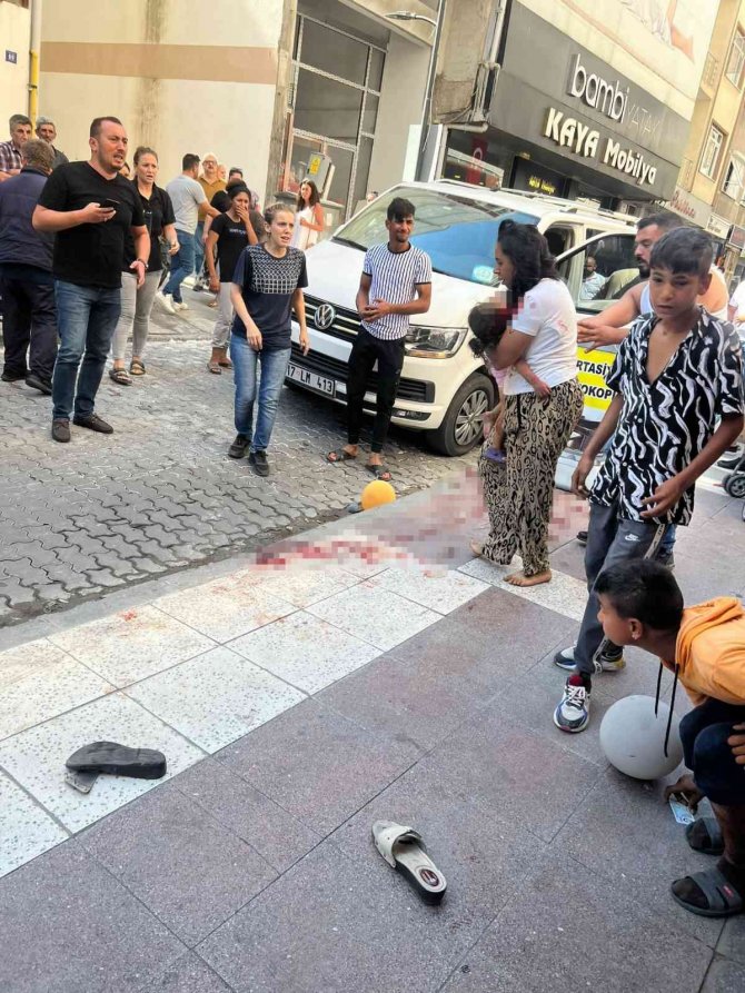 Çanakkale’de 2 yaşındaki çocuğun ezilme anı kamerada