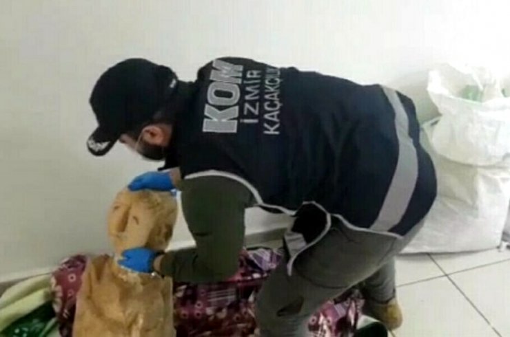 İzmir'de 11 bin 500 yıllık heykel ele geçirildi