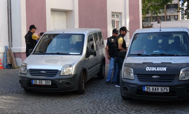 İzmir'de 3 eski üsteğmen, sahte kimlikle 'gaybubet evi'nde yakalandı