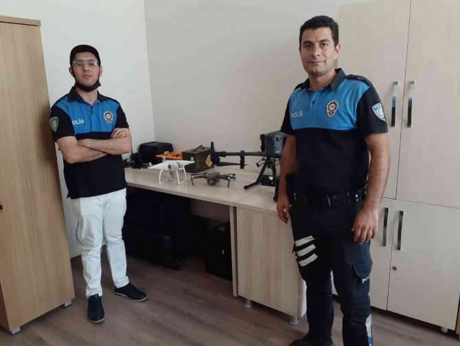 Polis ekipleri engelli ve özel çocukları sevindirdi