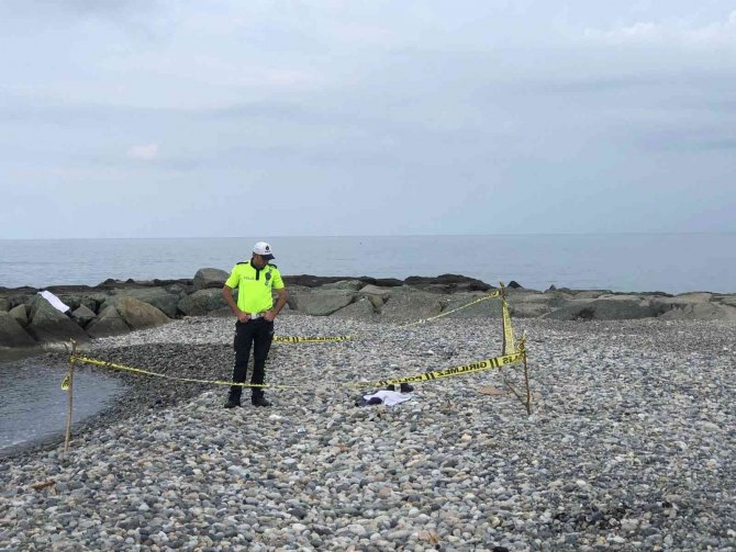 Rize’de denize giren yaşlı adam boğuldu