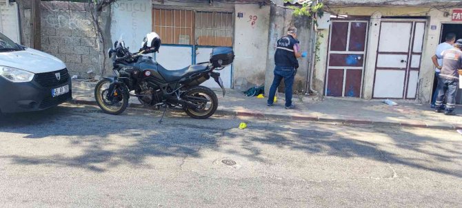 Hem silahla hem bıçakla yaraladılar