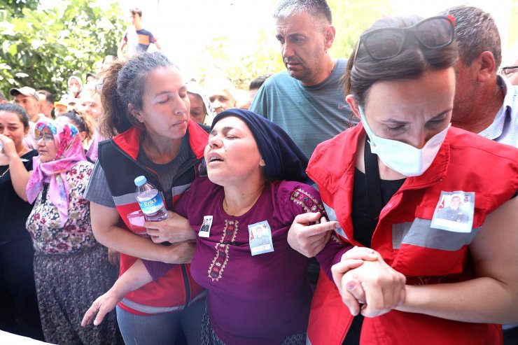 Şehit Uzman Çavuş Ergin, Manisa'da son yolculuğa uğurlandı