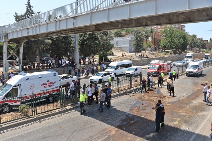Üst geçidi kullanmayan yayalar, kazaya neden oldu: 5 yaralı