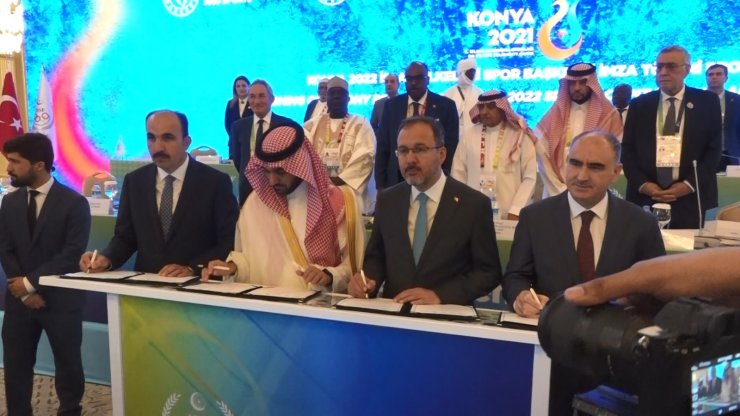 Bakan Kasapoğlu Konya'da konuştu: İslam dünyasının birlikteliği, tüm dünyaya örnek teşkil edecek