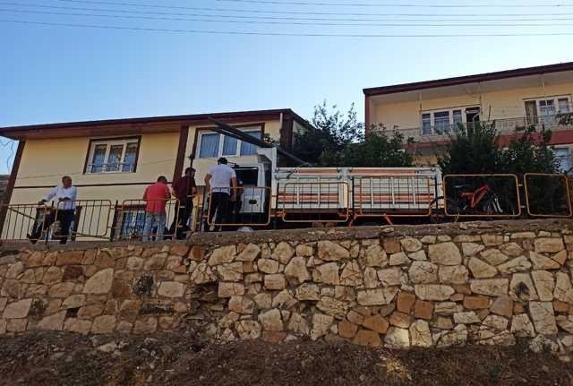 Bisikletiyle kamyonun altına giren çocuk hayatını kaybetti