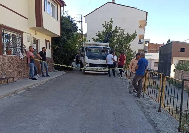 Bisikletiyle kamyonun altına giren çocuk hayatını kaybetti