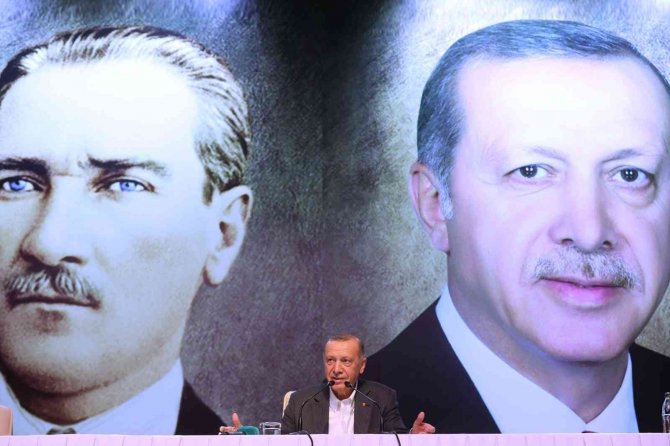 Cumhurbaşkanı Erdoğan partililerle bir araya geldi