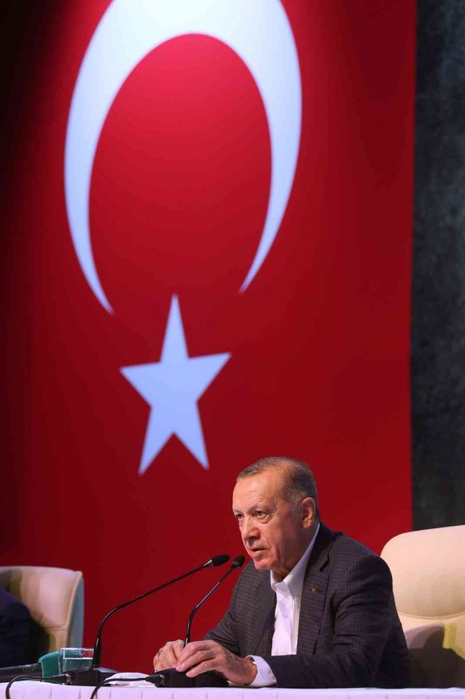 Cumhurbaşkanı Erdoğan partililerle bir araya geldi