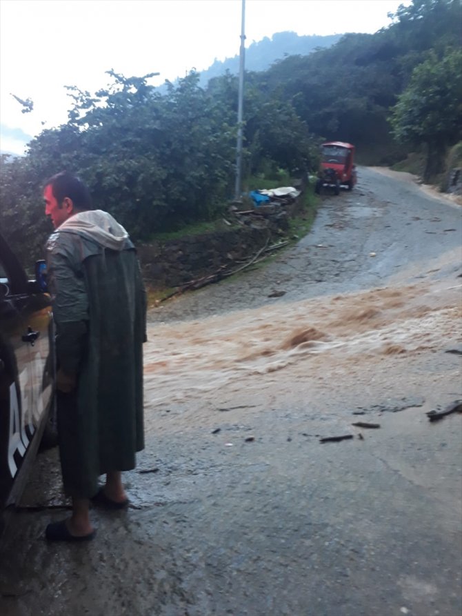 Giresun'da sağanak yağış heyelan ve su taşkınlarına yol açtı