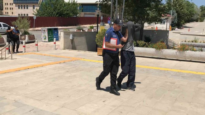 Hırsızlık için girdikleri iş yerinde suçüstü yakalanan 2 şüpheli gözaltına alındı