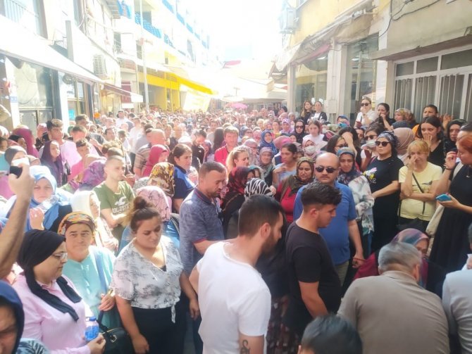 Komşusunun boğazını keserek öldüren genç yakalandı
